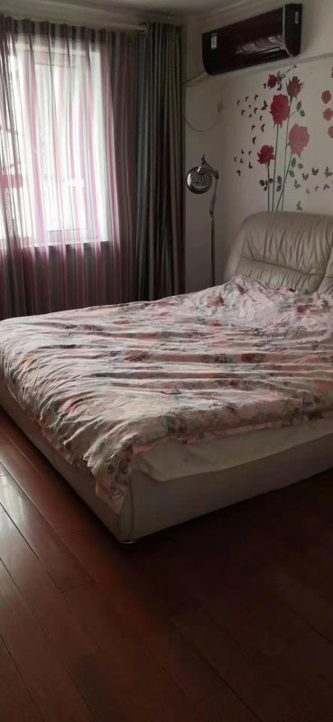 南关附近的少妇